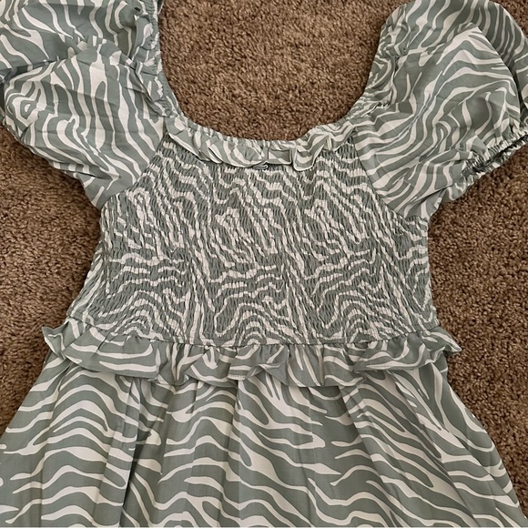 099. NWT Sage & White Smocking Ruffle Puffy Sleeve Dress with pockets - Picture 9 of 14